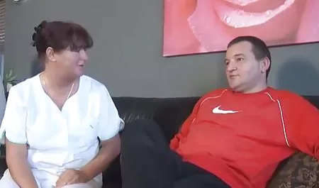 Die zierliche Teenagerin erotika filme Sonya Smile hat den ersten Analfick