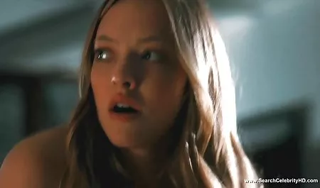 Die blonde netflix erotikfilme Schönheit Stevie Lou zieht sich aus
