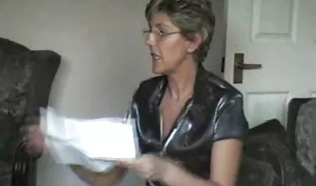 Indien erotik kino film mit einem Mädchen, das sich mit seinem Kumpel selbst zerstört