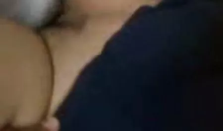 Ihre die besten erotik filme ersten lesbischen Küsse im Badezimmer