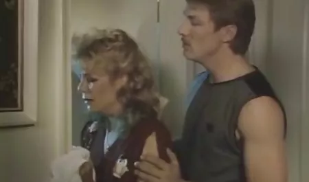 Amateur erotik kino film kleidet sich wie ein geiler Teufel