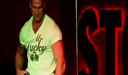 Warping Sex erotische filme auf netflix mit echten Flexi-Puppen
