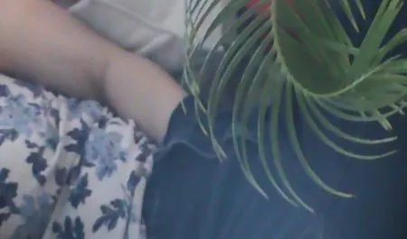 College Babe reitet einen erotische filme netflix Schwanz und wird im Schlafsaal gefickt
