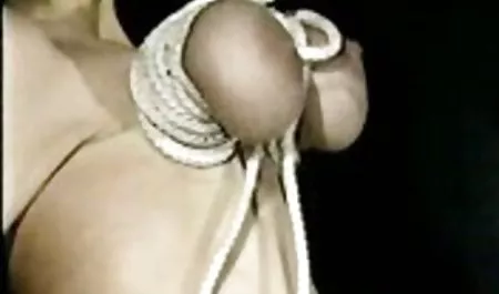 Big Tits Babe wird in cum erotik kino film durchnässt
