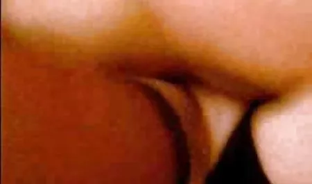 Blonder Mann, der Samen franzosische erotikfilme sammelt