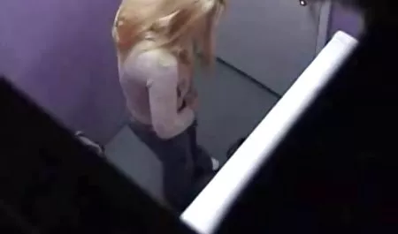 Ai Mizushima beste erotik filme fingert ihre rasierte Muschi